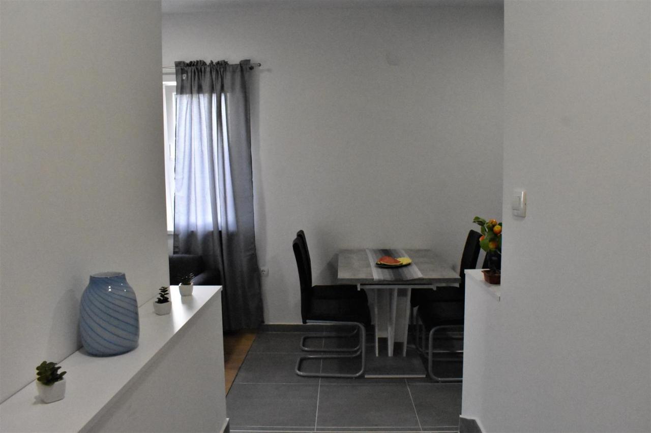 Apartmani Skorpion Kaštela Eksteriør billede