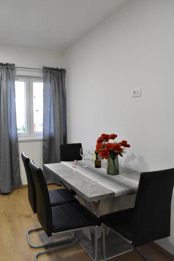 Apartmani Skorpion Kaštela Eksteriør billede