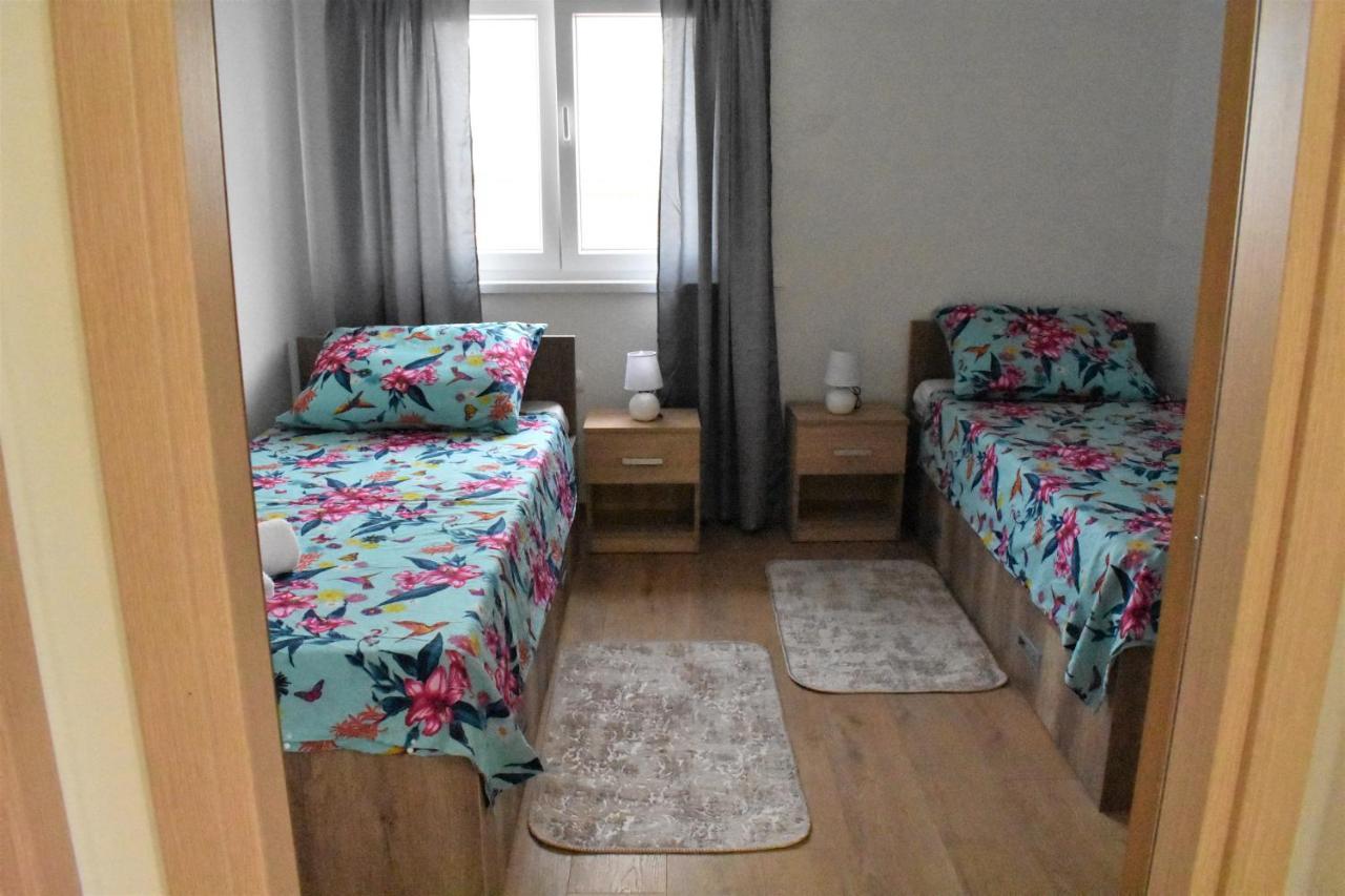 Apartmani Skorpion Kaštela Eksteriør billede