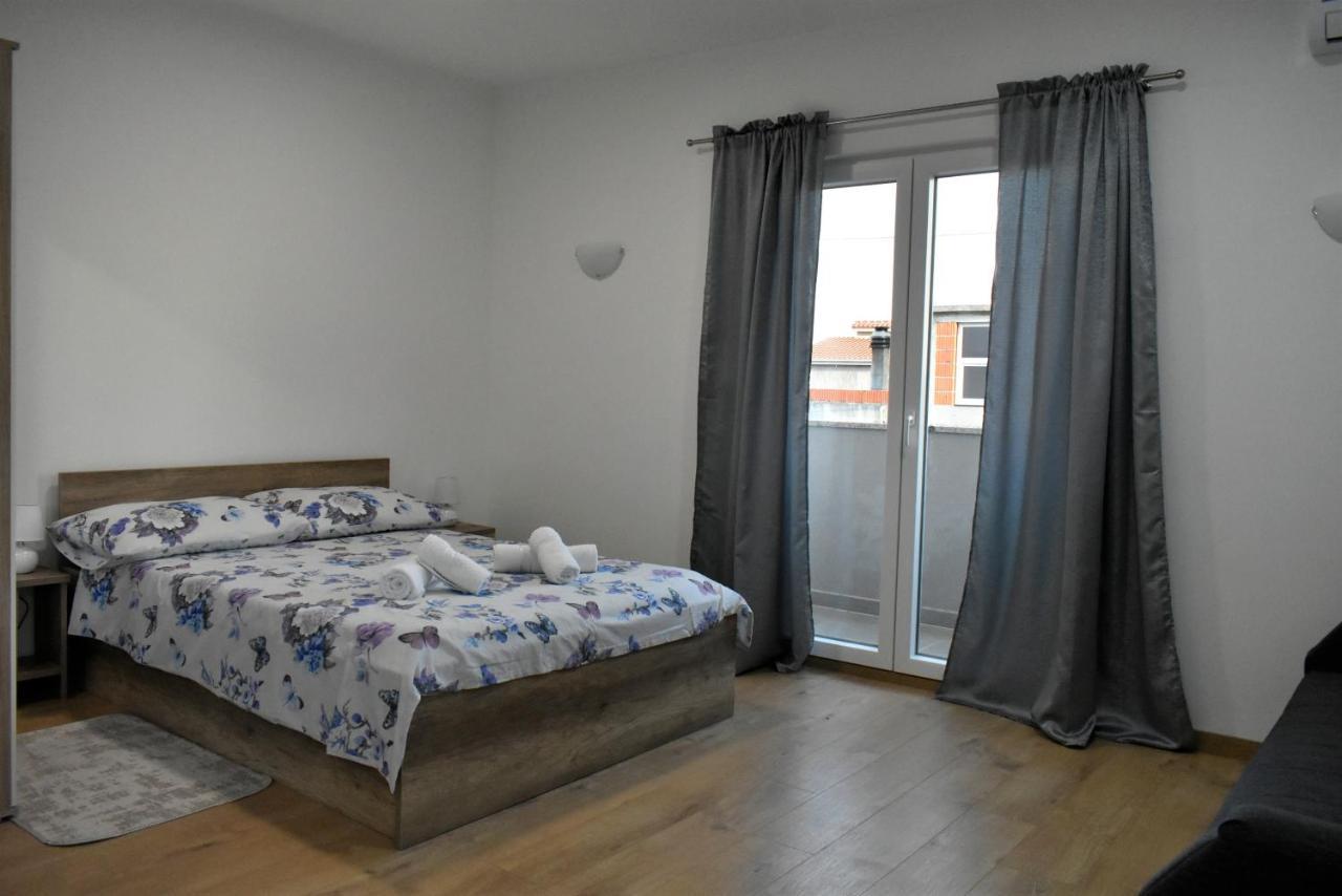 Apartmani Skorpion Kaštela Eksteriør billede
